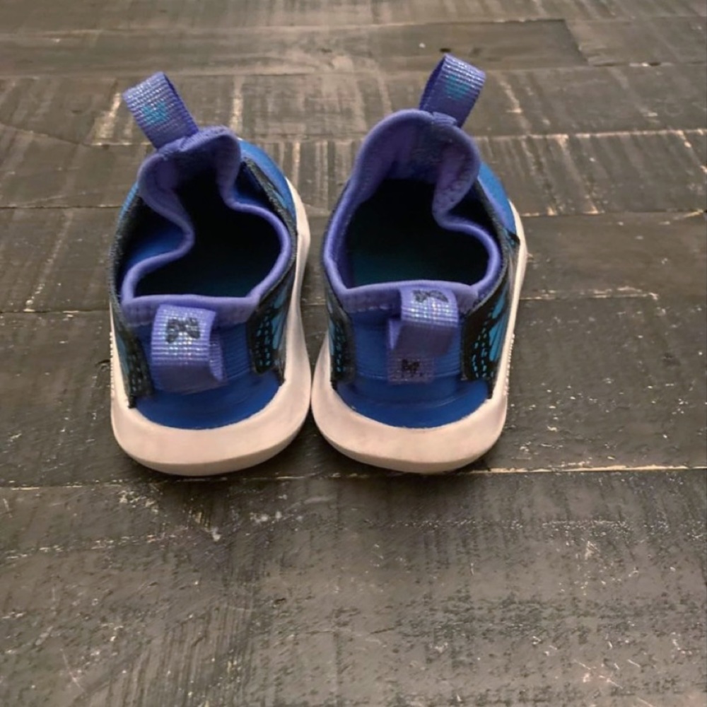 Toddler Nike flex size 8 gently used